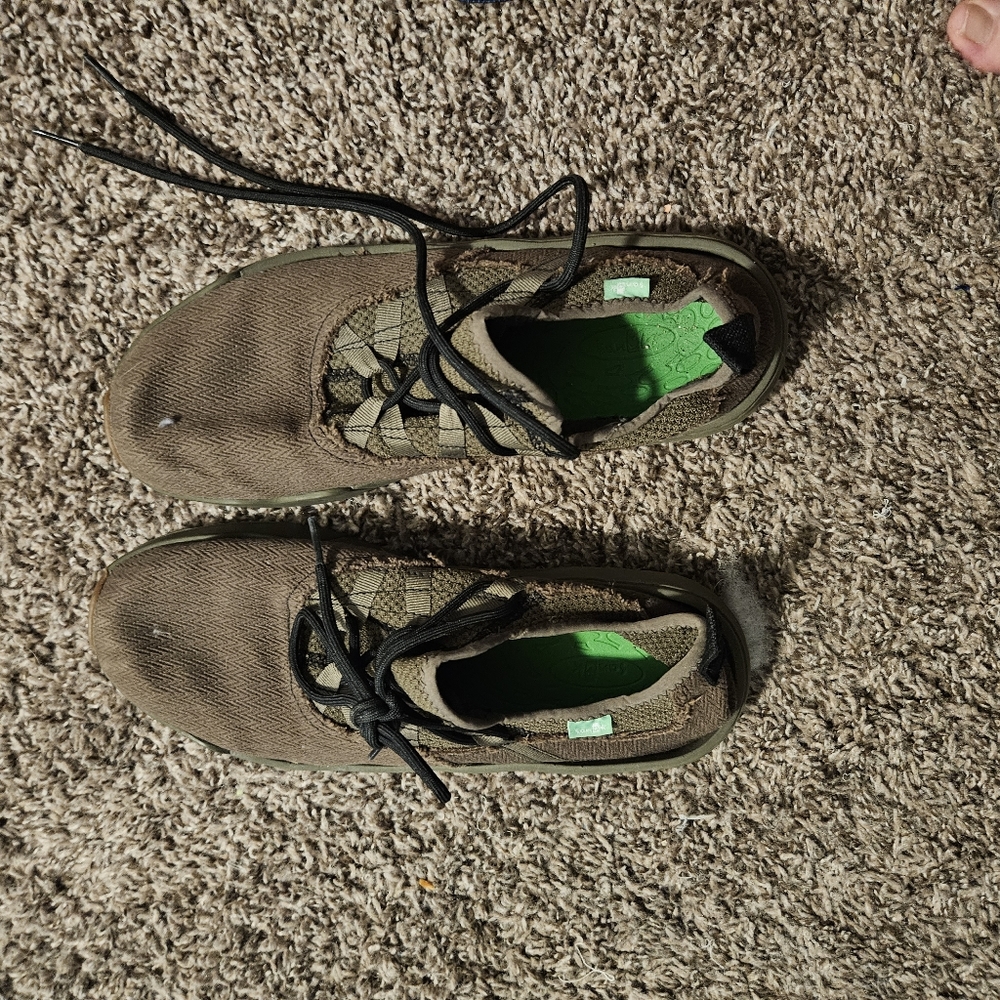 Green shoes
